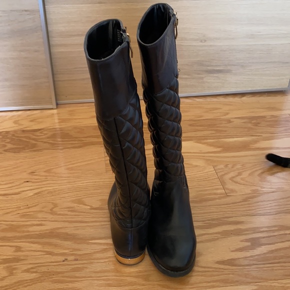 Vince Camuto black quilted leather riding boots 6 - Picture 5 of 12